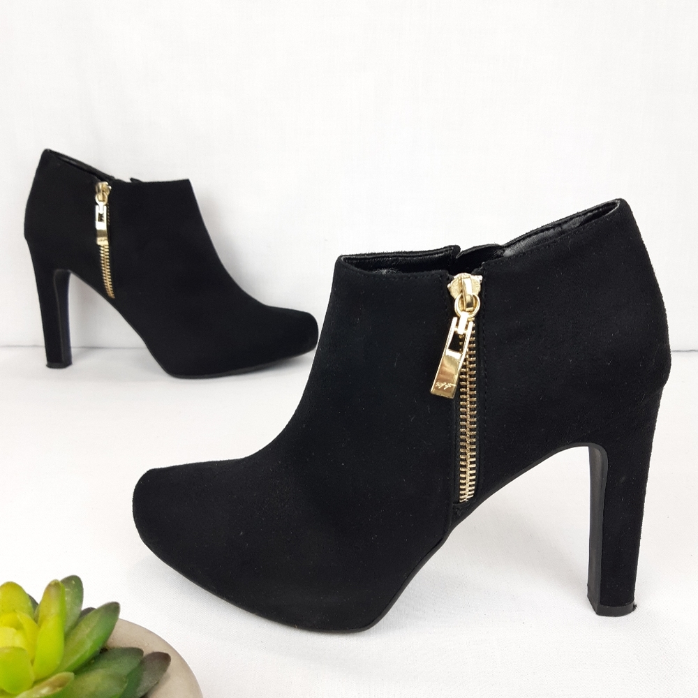 MARC FISHER SEPTEMBER 2 ANKLE BOOTIES